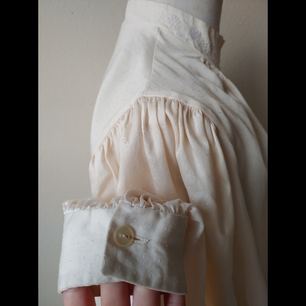 Ivory Blouse - Picture 5 of 10